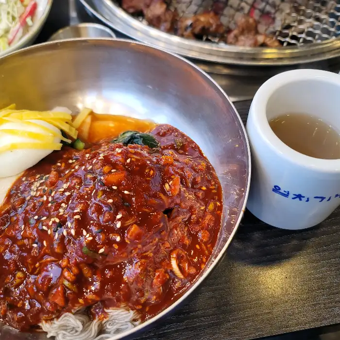 비빔냉면