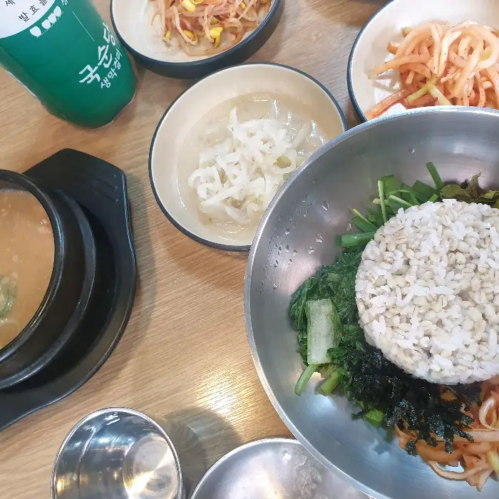 보리밥에 나물 비빔밥