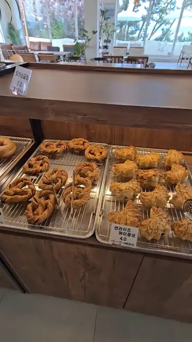 카페 메르디의 다양한 베이커리류