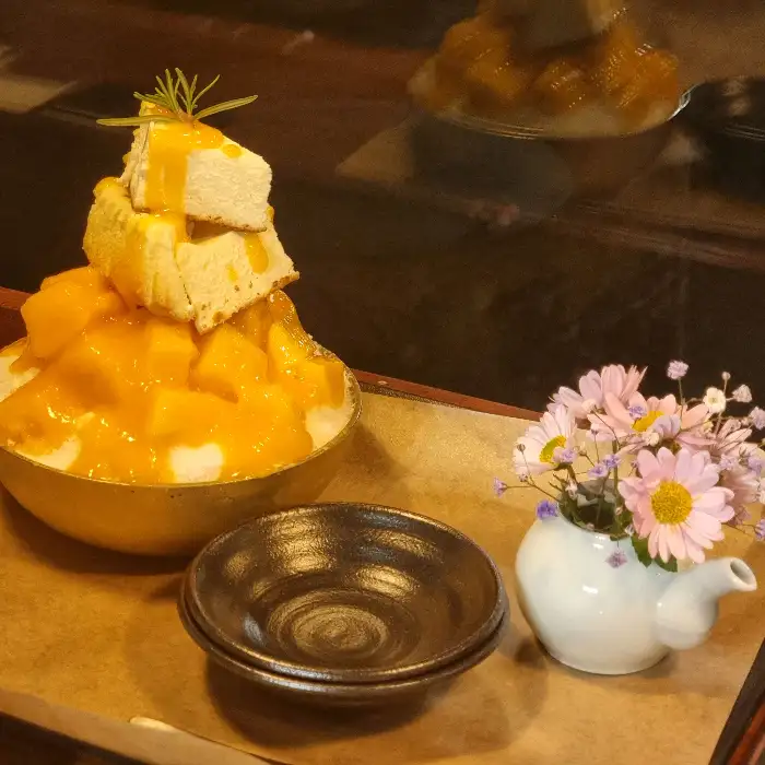 백년가 카페의 부드러운 치즈케이크