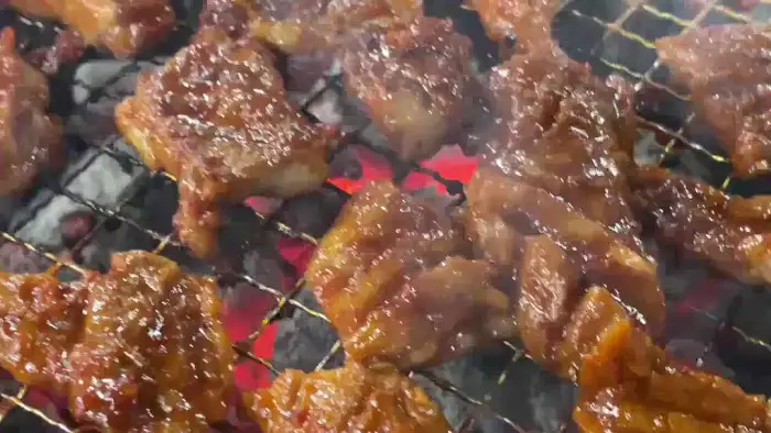 양념이 잘 배인 돼지갈비