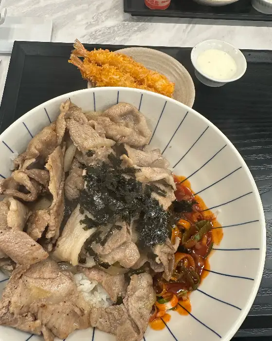 제육덮밥과 새우튀김