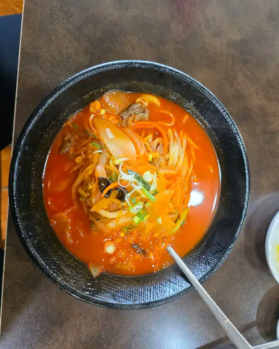 푸짐한 짬뽕 한 그릇