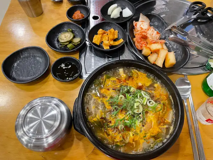 사천 곰작골나주곰탕 테이블 세팅