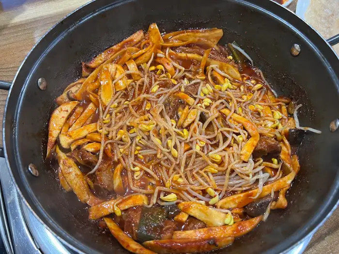 보글보글 끓는 등갈비찜