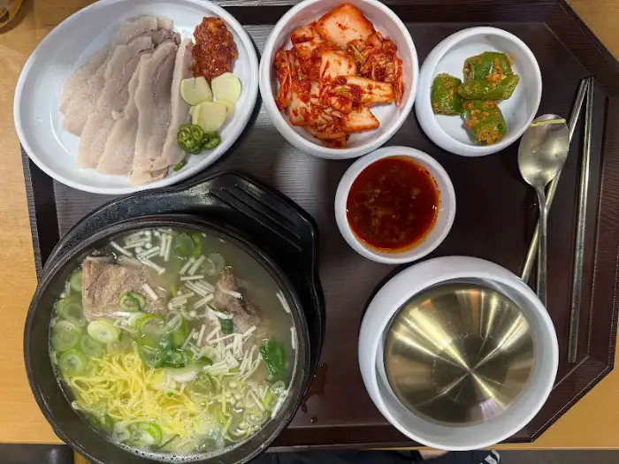 평이담백 수육