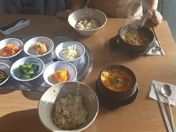 풍성한 밑반찬들