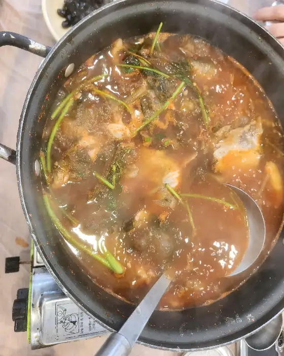 팔팔 끓는 쏘가리 매운탕