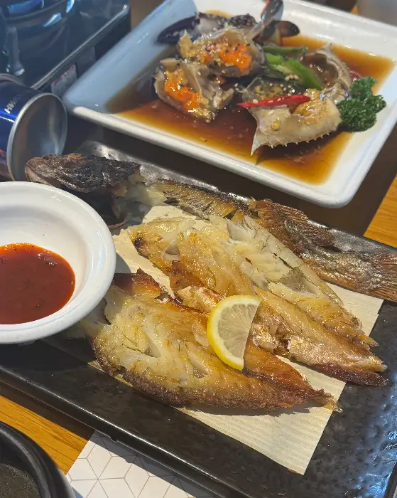게장 정식과 보리굴비