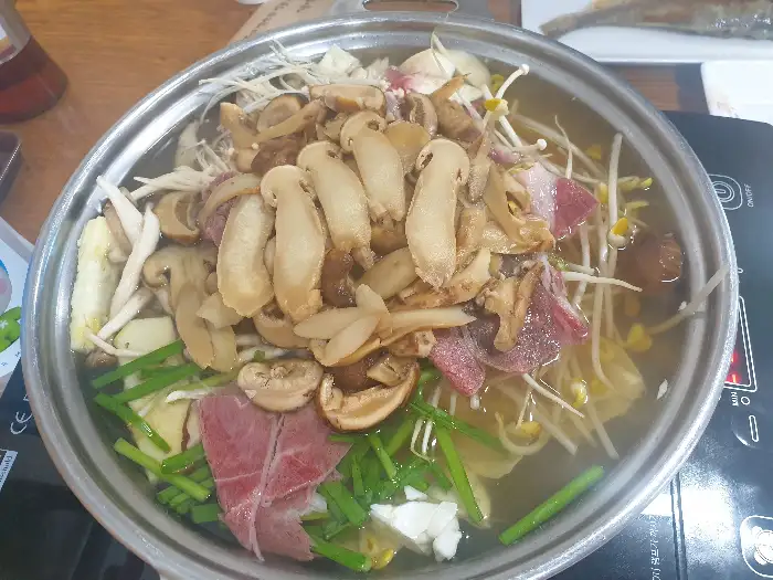 푸짐한 송이전골