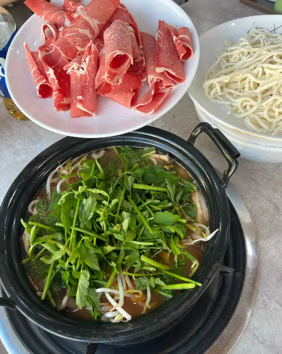 샤브샤브용 고기 및 미나리