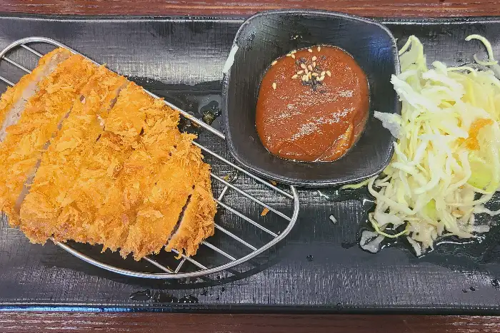삼동소바 돈까스 단면