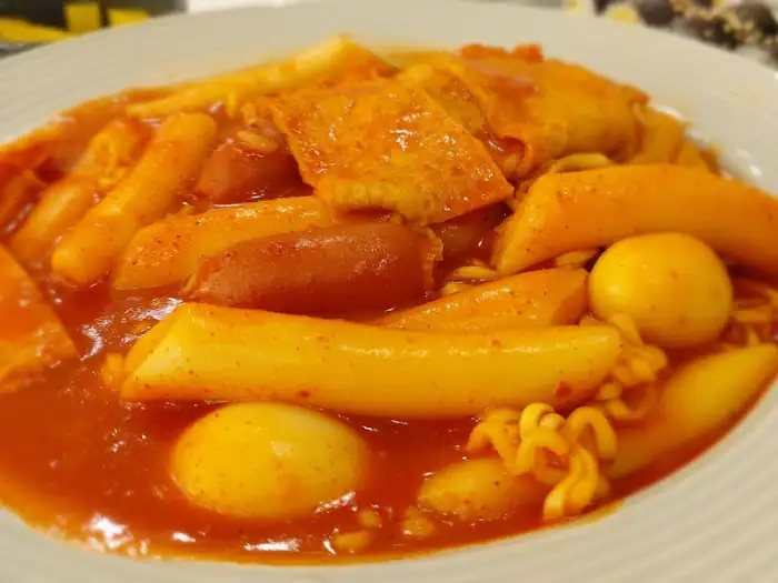 푸짐한 떡볶이