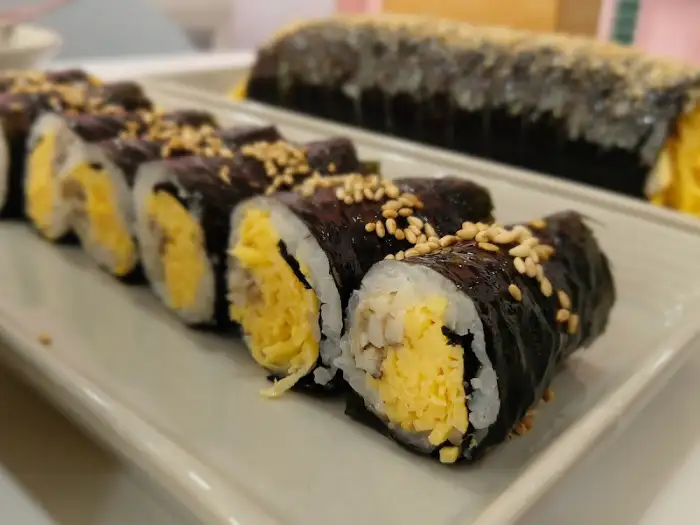 먹음직스러운 김밥