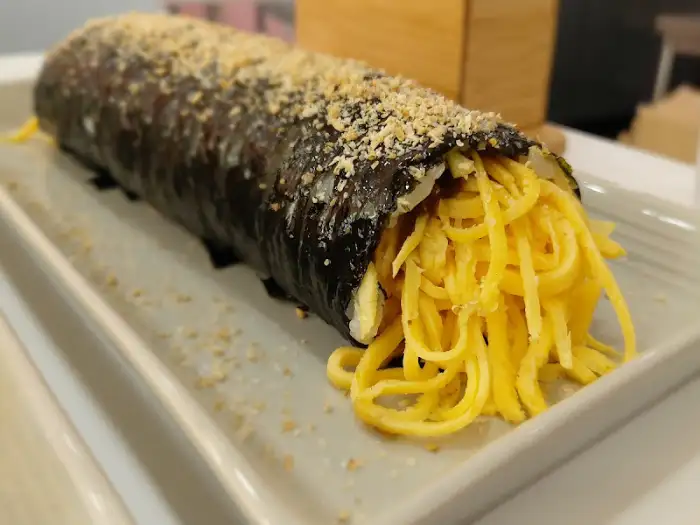 통통한 통김밥 단면