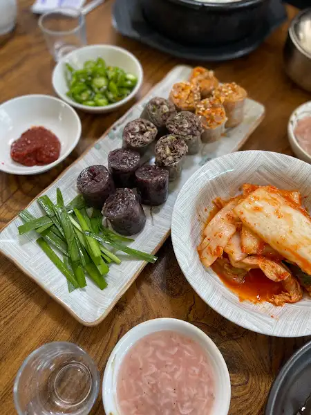 강나루 로종순대국 순대 모듬 플레이트