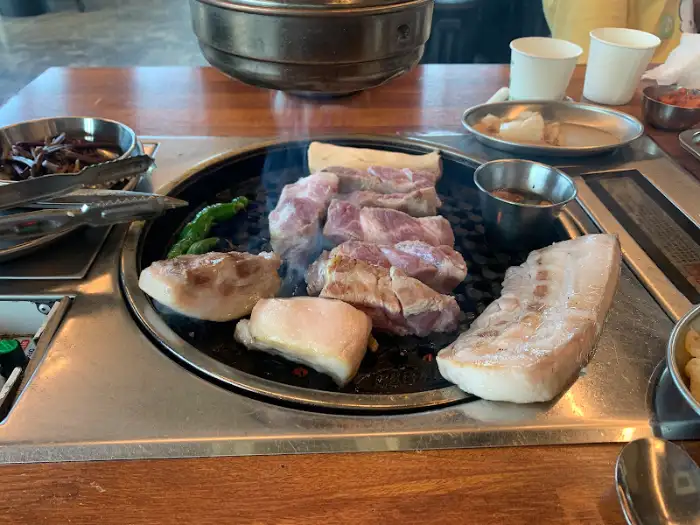 금돈가 흑돼지 구이 모습