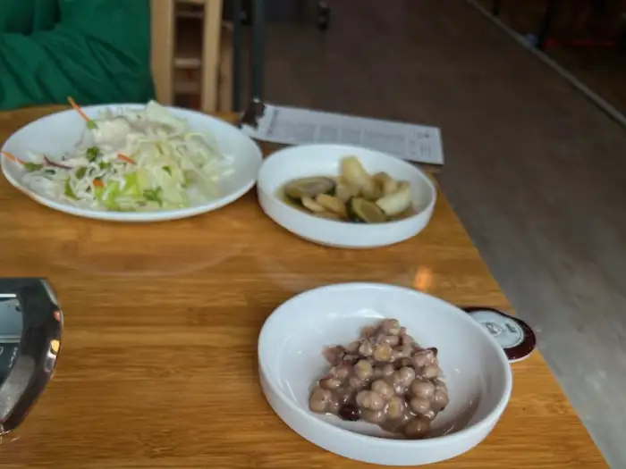 기본 반찬 구성
