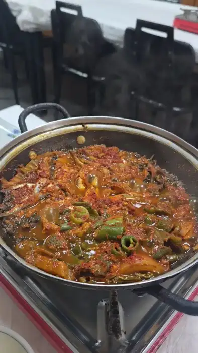 졸여지고 있는 갈치조림