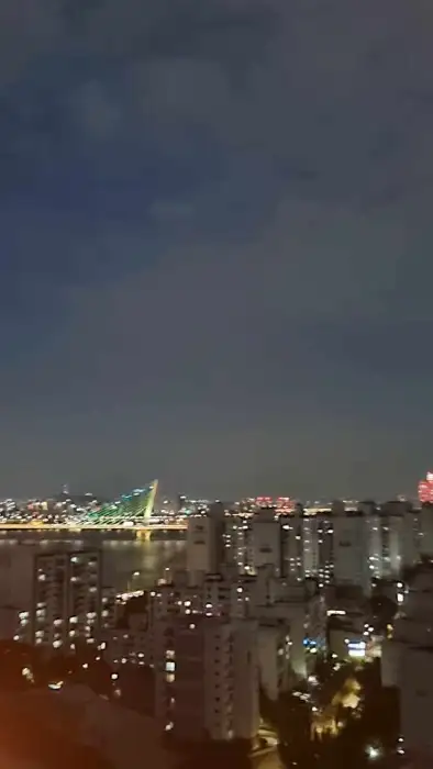 밤에 보이는 한강의 야경