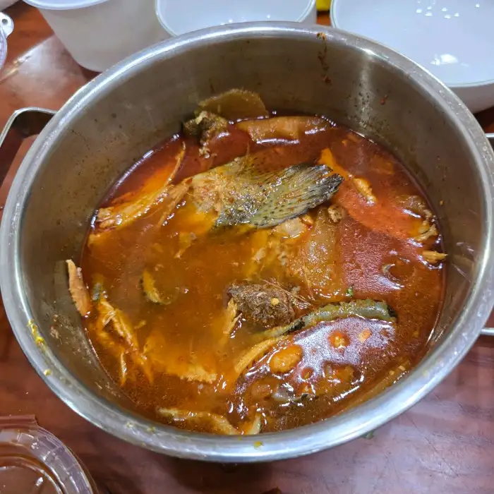 보글보글 끓고 있는 얼큰한 매운탕