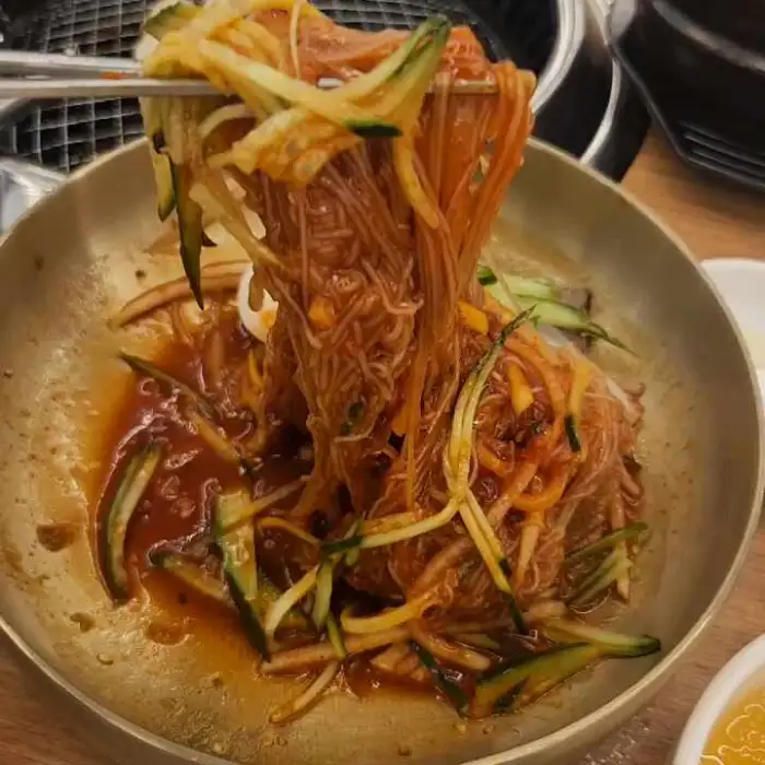 솔가숯불갈비 남원점의 자가제면 함흥냉면 비빔 비주얼