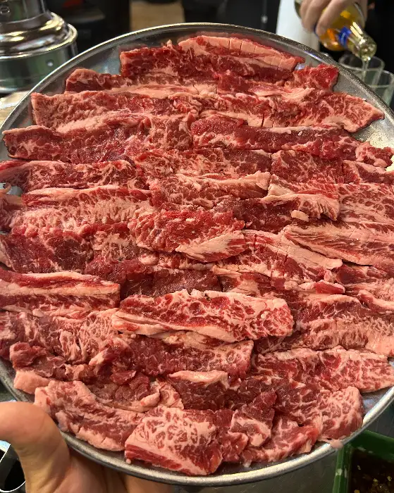 신선한 갈비살 한 판