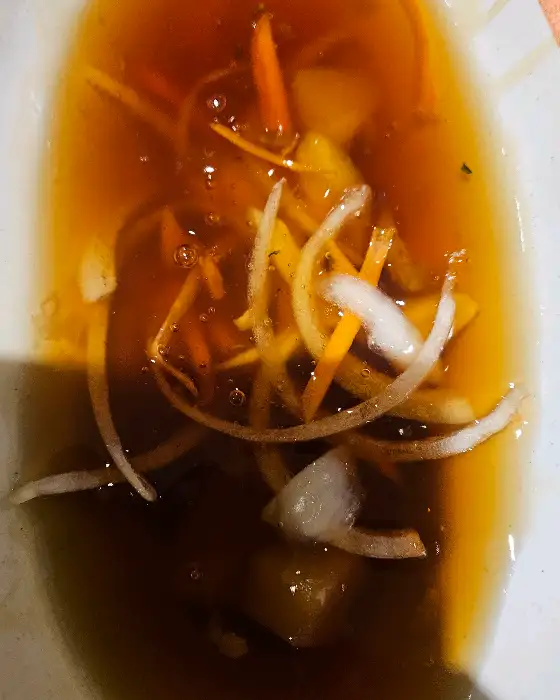 기본 반찬으로 나온 샐러드