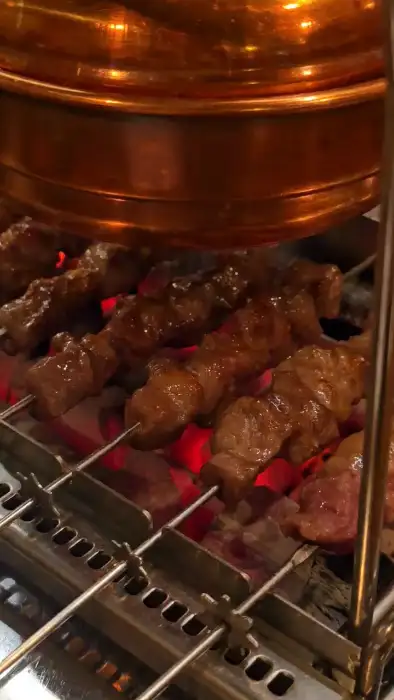 양꼬치가 맛있게 익어가는 모습