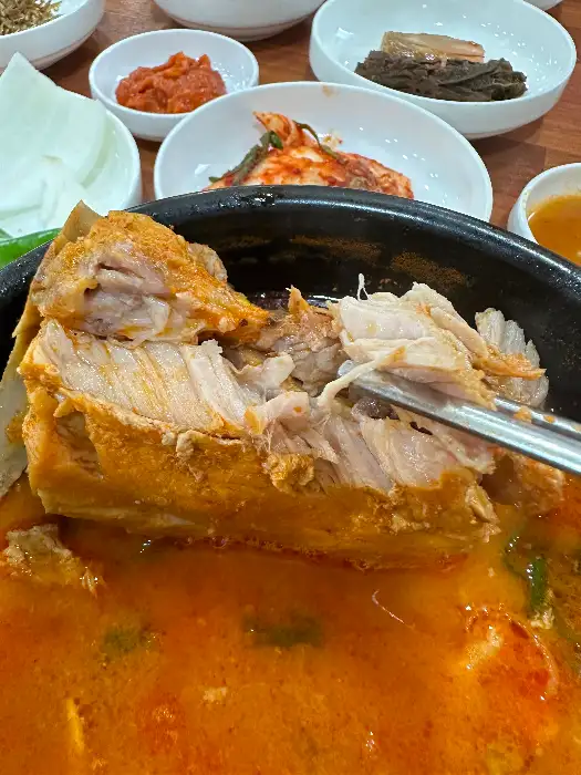 묵은지 감자탕 고기