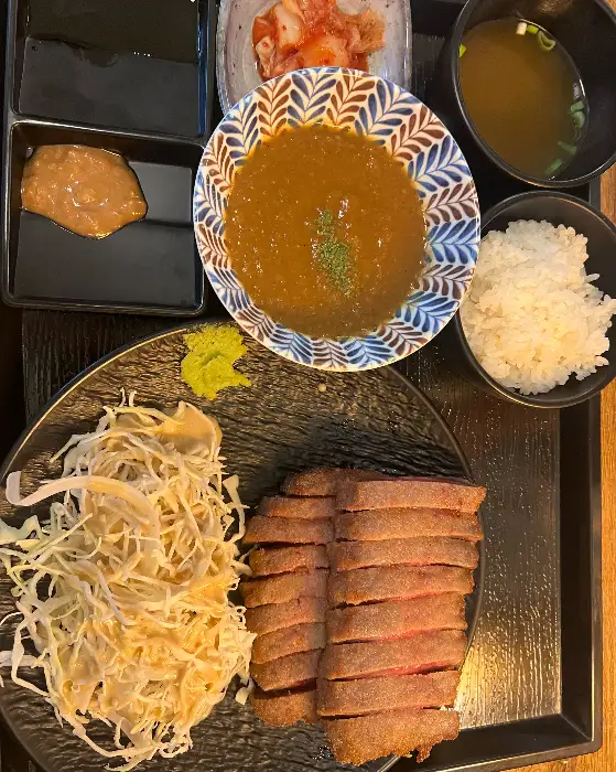 규카츠 정식 구성