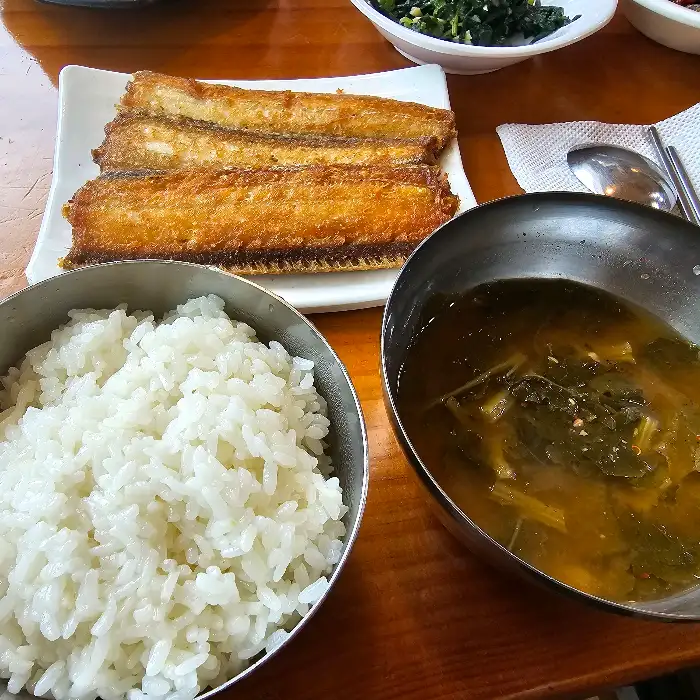 갈치구이와 밥, 그리고 미역국