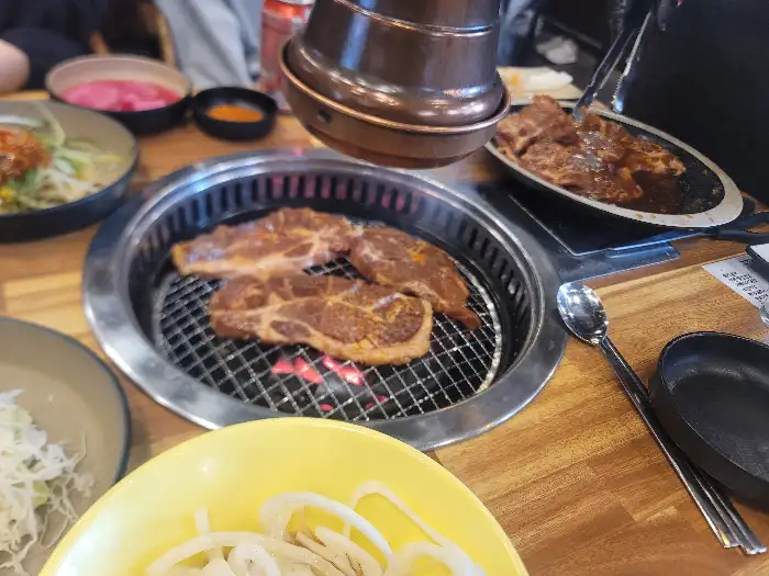 복도야지 돼지갈비와 밑반찬