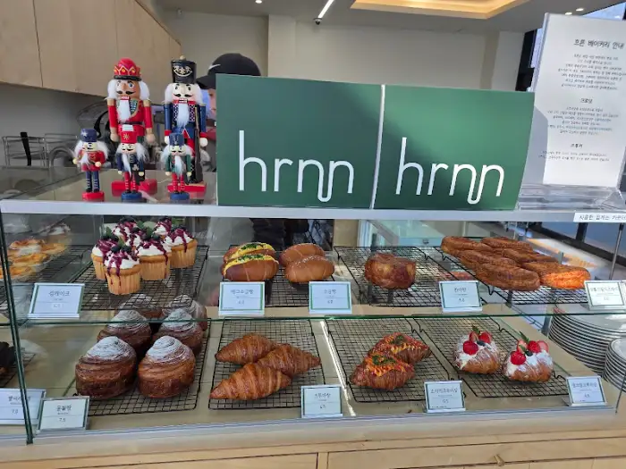 HRNN 카페 베이커리 쇼케이스