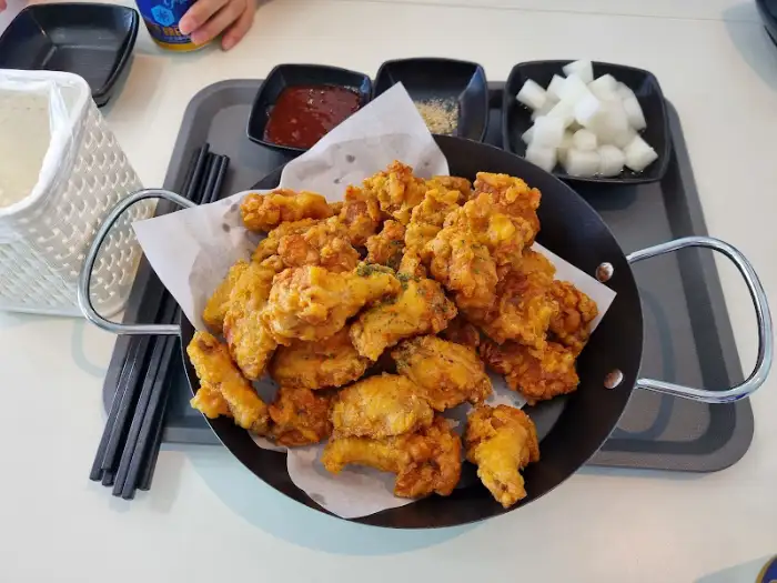 푸짐하게 나온 치킨