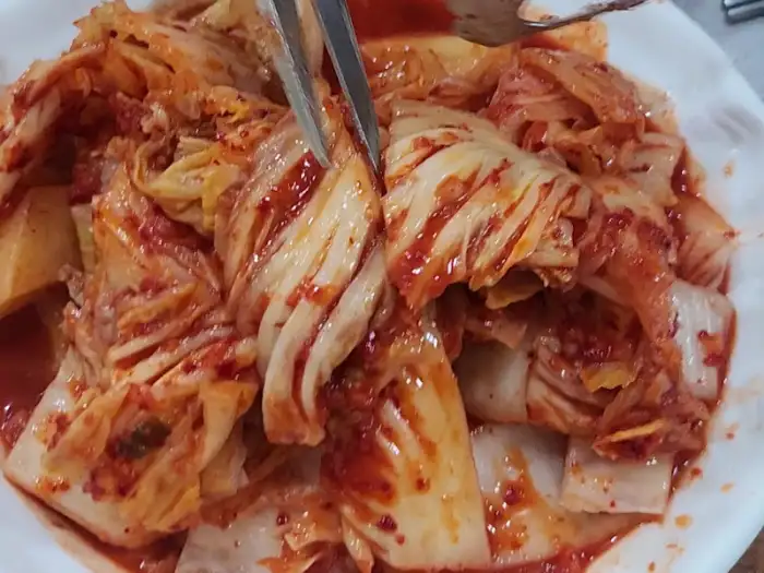 접시의 김치