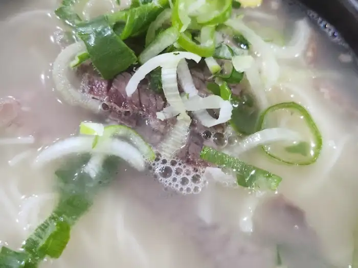 설렁탕 속 고기와 파