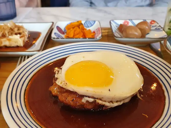 윤휘식당 기본 함박스테이크