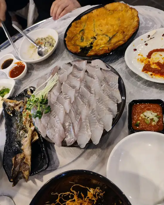 푸짐한 해산물 한상차림
