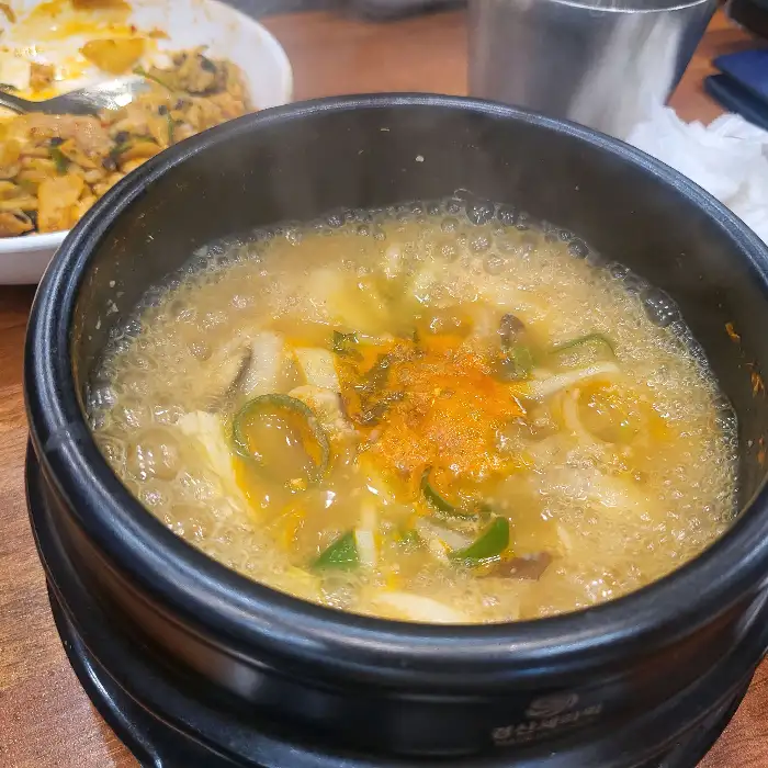 보글보글 끓는 된장찌개