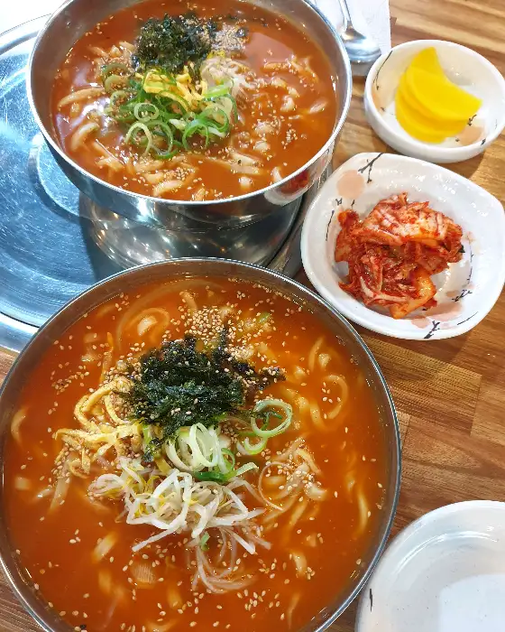 바지락 칼국수와 장칼국수 투샷