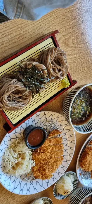 소바와 곁들여 먹는 돈까스