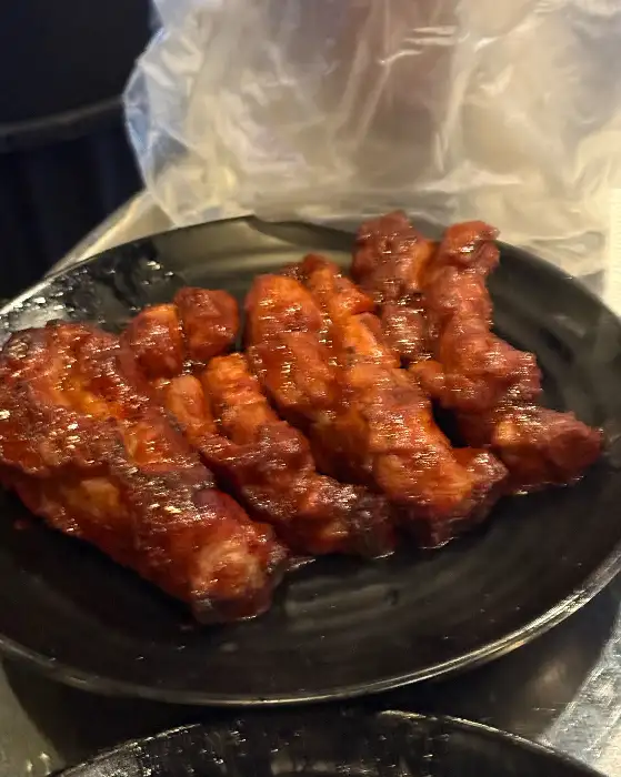 매콤한 양념이 잘 배어든 쪽갈비