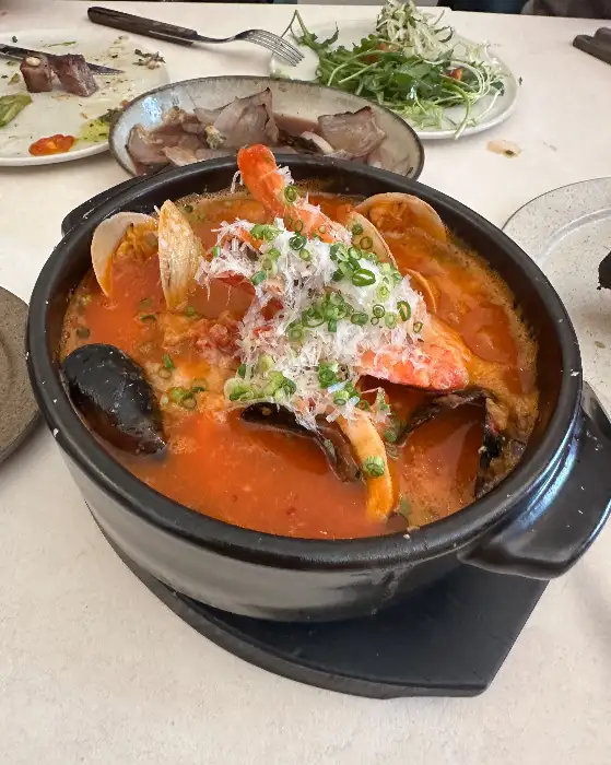 물푸레 오시리아의 해산물 스튜