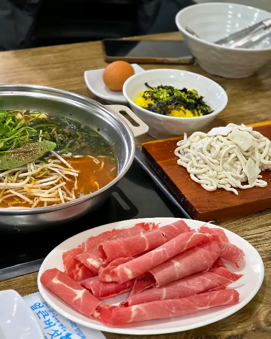 김치와 칼국수, 밥