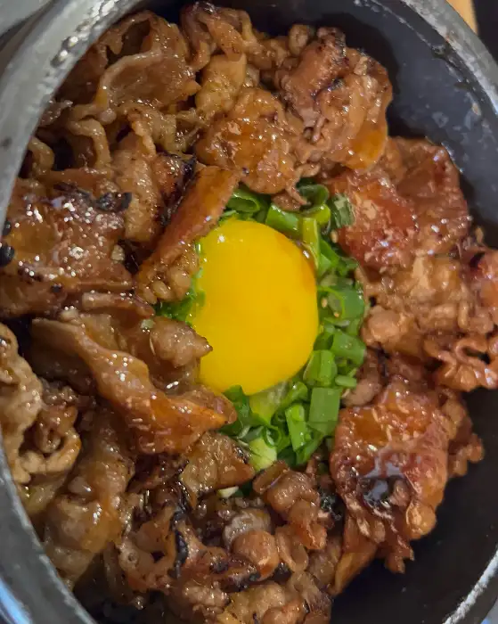 항정살 솥밥 비주얼