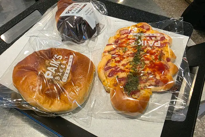 크림샌드빵과 소세지빵