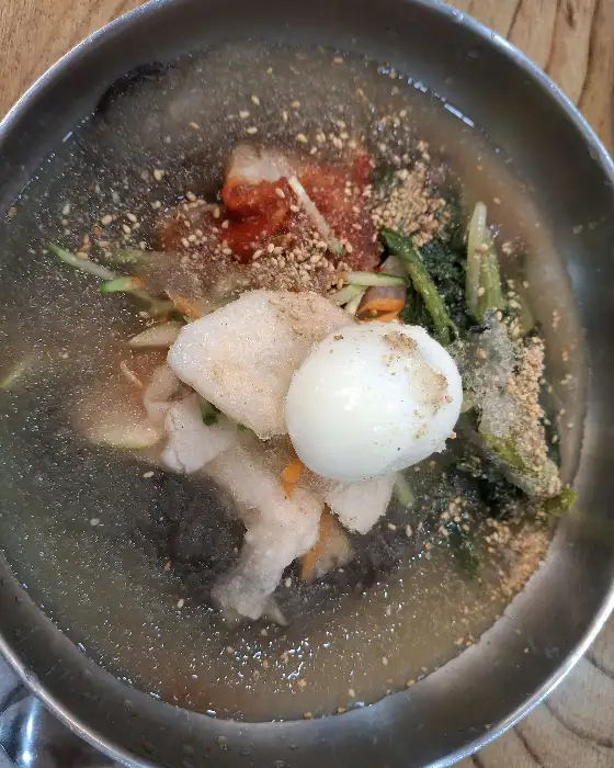 돈까스 냉면 비주얼