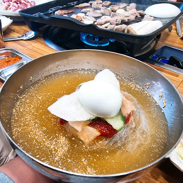 물냉면 비주얼