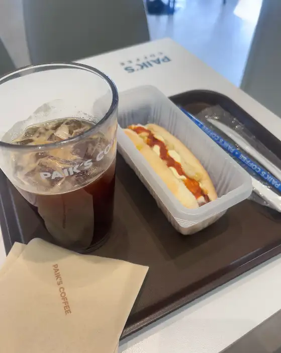 핫도그와 커피 세트
